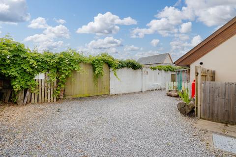 Higher Primrose Cottage Castle Street, Winkleigh, EX19 8HU