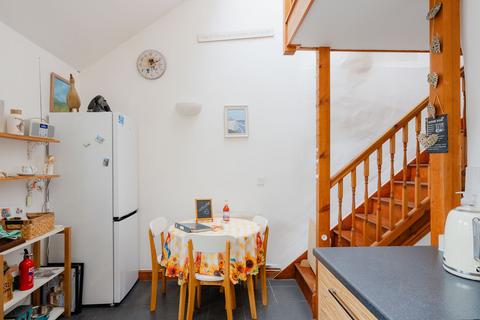 Higher Primrose Cottage Castle Street, Winkleigh, EX19 8HU