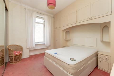 91/4 Causewayside, Edinburgh, EH9 1QG