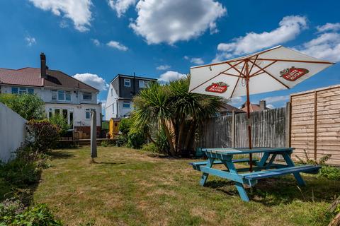 140 Benhurst Gardens, South Croydon, CR2 8NW