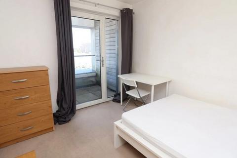 4 bedroom flat share to rent, Olympian Way