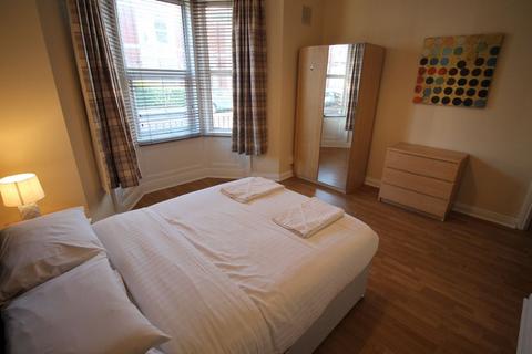 3 bedroom ground floor flat to rent, Myrtle Grove, Newcastle upon Tyne NE2