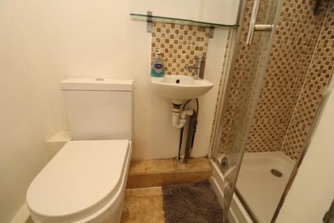 6 bedroom flat share to rent, Adelaide Road