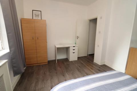 6 bedroom flat share to rent, Adelaide Road