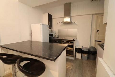 6 bedroom flat share to rent, Adelaide Road