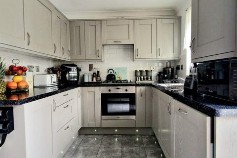 2 bedroom terraced house for sale, Hammonds Close, Dagenham, RM8