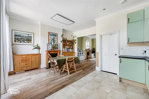 85 Camborne Avenue, London, W13 9QZ