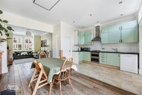 85 Camborne Avenue, London, W13 9QZ
