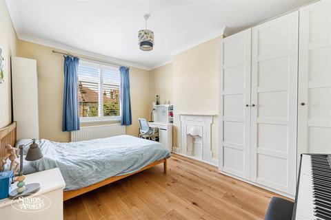 85 Camborne Avenue, London, W13 9QZ