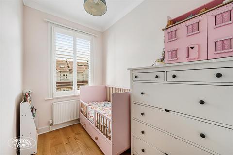 85 Camborne Avenue, London, W13 9QZ