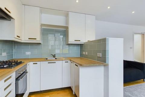 4 bedroom ground floor flat to rent, High Street, Bristol BS16