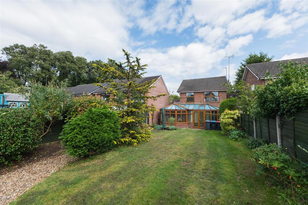 10 Meadow Close-032.jpg