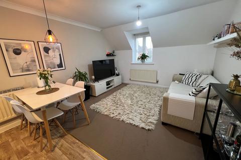 2 bedroom coach house to rent, Capella Crescent, Swindon SN25