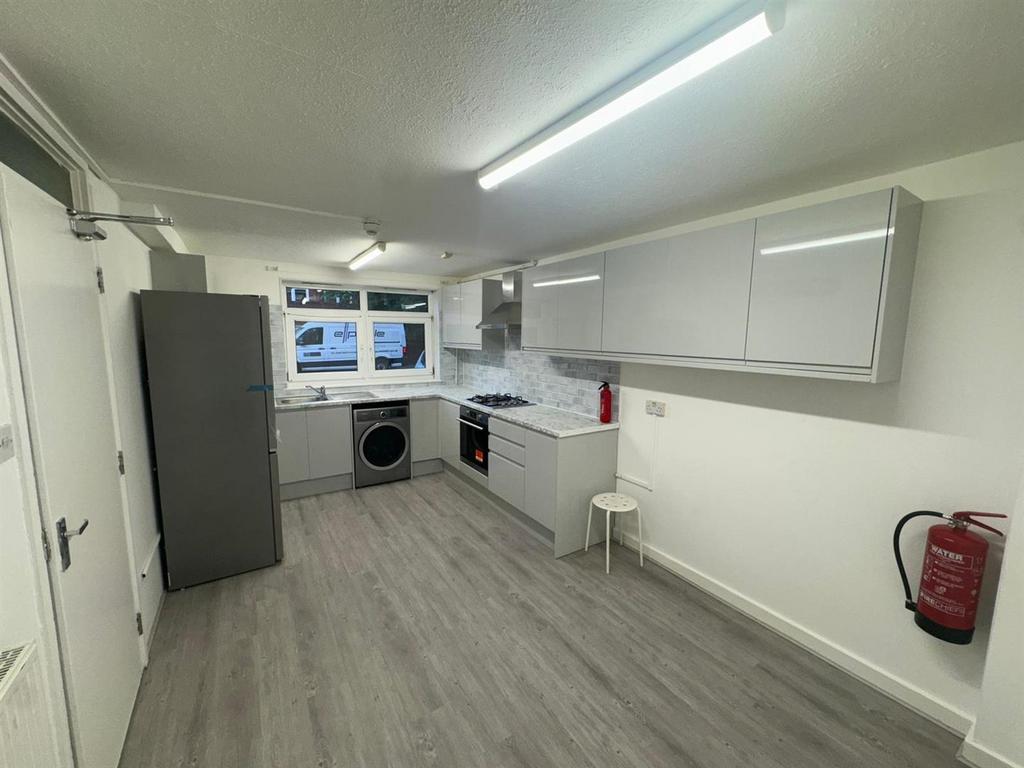 Whats App Image 2024-10-02 at 18.16.07 (2).jpeg