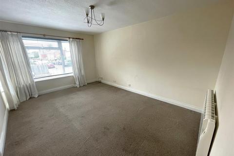 2 bedroom flat to rent, Little Pheasants Charlton Kings Cheltenham