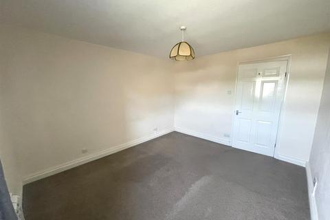 2 bedroom flat to rent, Little Pheasants Charlton Kings Cheltenham