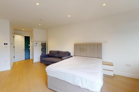 Studio to rent, New Horizons Court