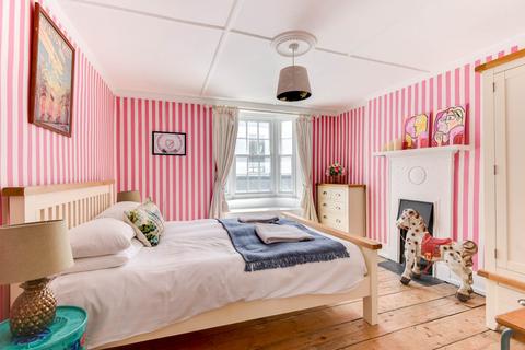 3 bedroom terraced house to rent, George Street, Brighton