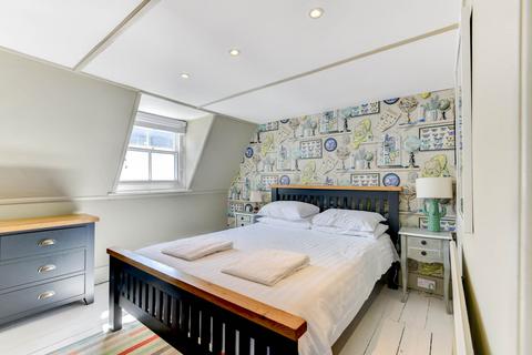 3 bedroom terraced house to rent, George Street, Brighton