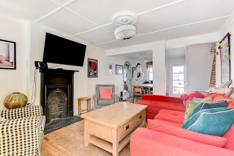 3 bedroom terraced house to rent, George Street, Brighton