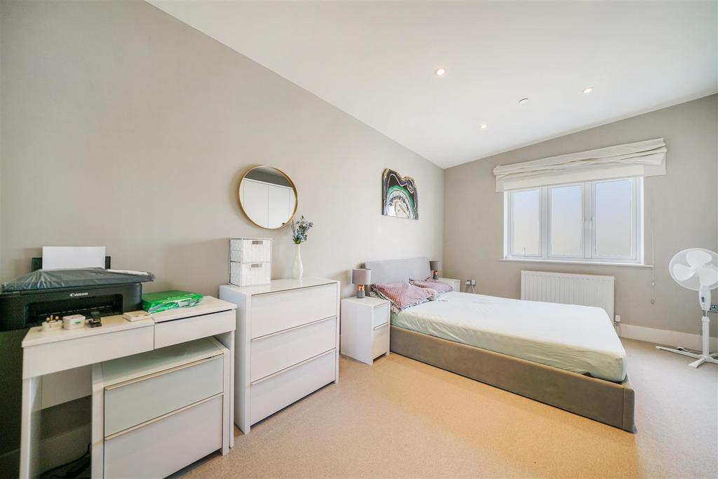 3 Court Mews - ek19ub5d7 Bp O3 Eo7si LS.jpg