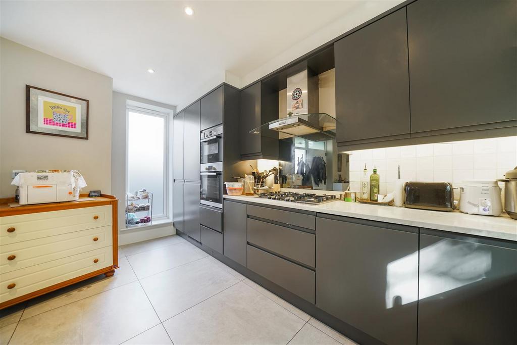 3 Court Mews - SNz QGKj EF1 N8c59ij LXr.jpg