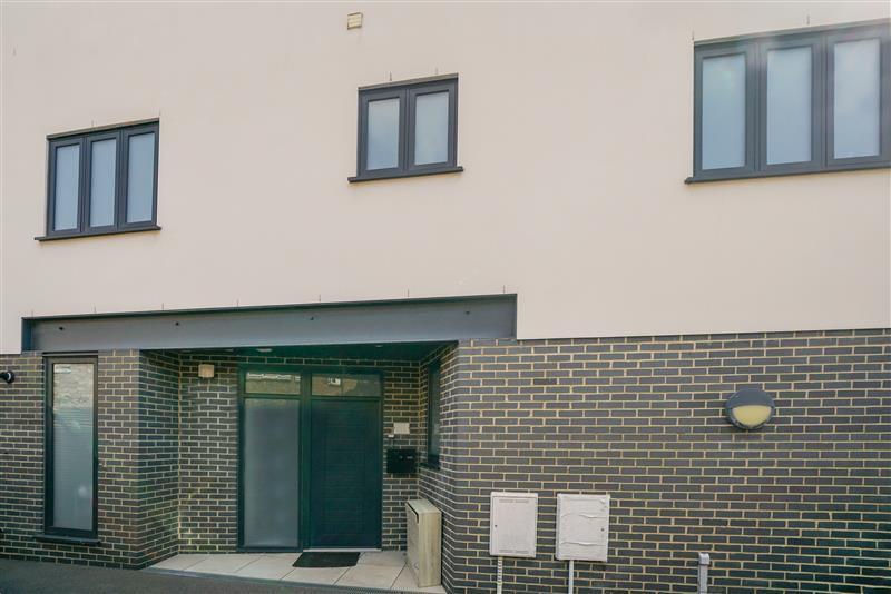 3 Court Mews - xx4k2y BXMw Ezcrm TUMan.jpg