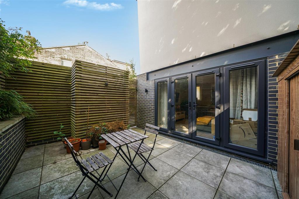 3 Court Mews - q Yz Ctamrk RJEl4jt54 Ht.jpg