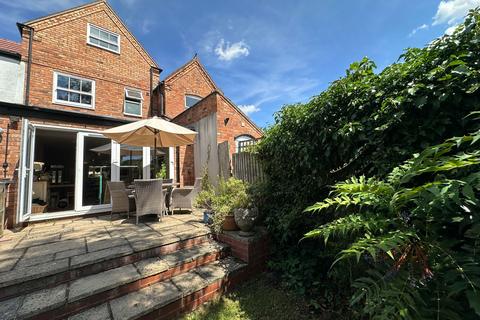 4 bedroom terraced house for sale