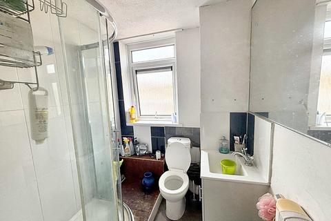 2 bedroom maisonette for sale, Chester Close, Leicester, LE1