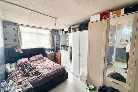 2 bedroom maisonette for sale, Chester Close, Leicester, LE1