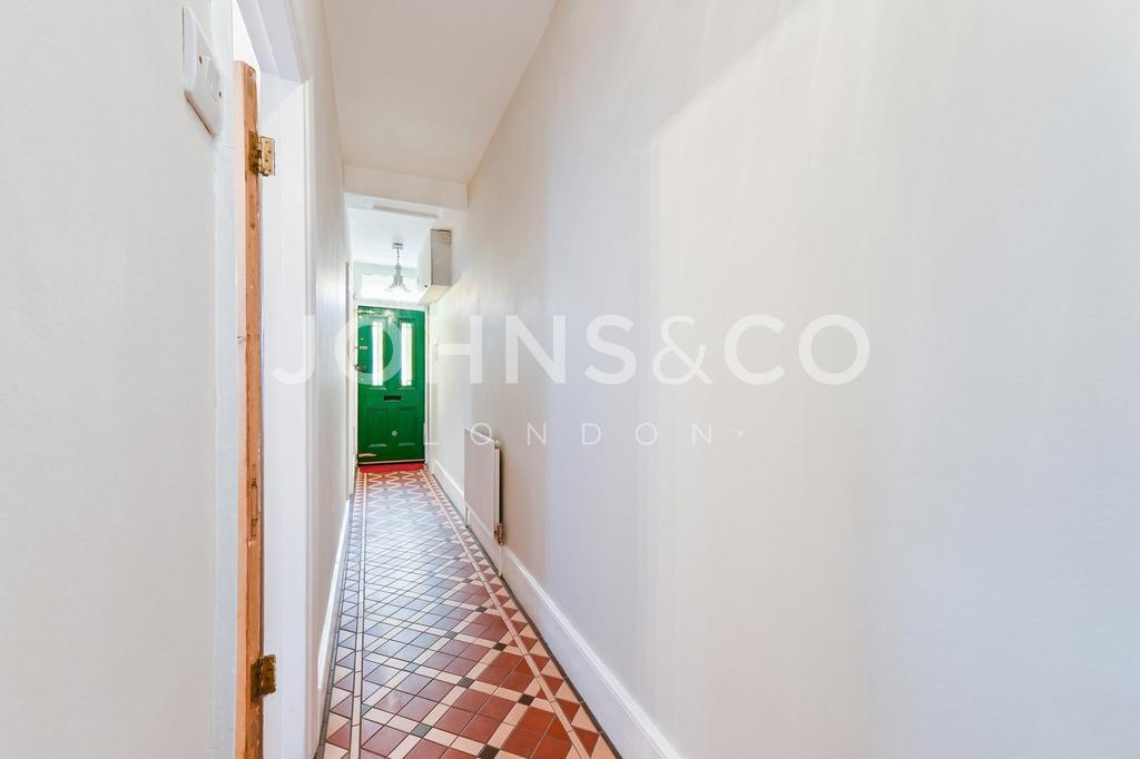 Boxley Street, Royal Docks, London, E16 3 bed flat - £2,496 pcm (£576 pw)