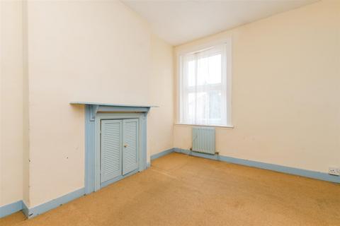 15 Invicta Road, Dartford, DA2 6AY