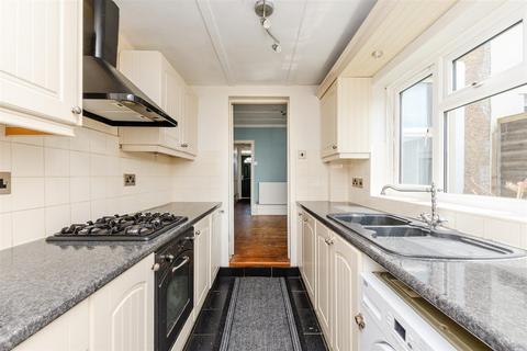 15 Invicta Road, Dartford, DA2 6AY
