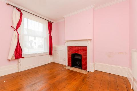 15 Invicta Road, Dartford, DA2 6AY