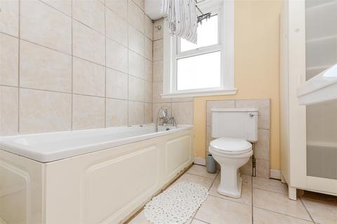 15 Invicta Road, Dartford, DA2 6AY