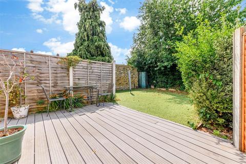 15 Invicta Road, Dartford, DA2 6AY