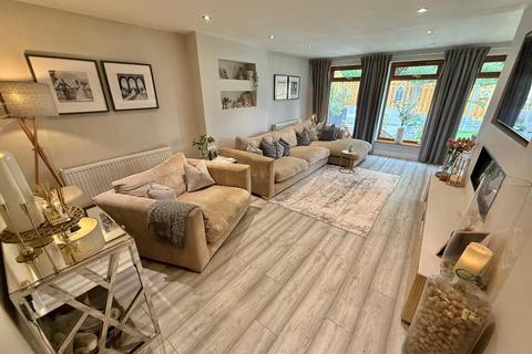 4 bedroom detached house for sale, Moorend Lane, Silkstone Common, Barnsley, S75 4QS