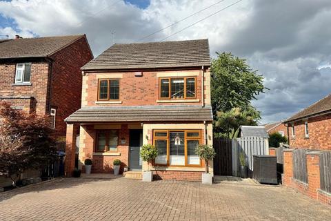 4 bedroom detached house for sale, Moorend Lane, Silkstone Common, Barnsley, S75 4QS