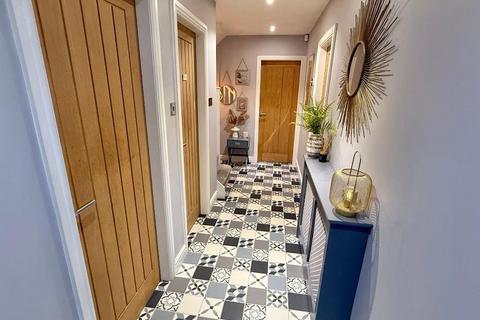 4 bedroom detached house for sale, Moorend Lane, Silkstone Common, Barnsley, S75 4QS