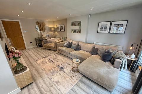 4 bedroom detached house for sale, Moorend Lane, Silkstone Common, Barnsley, S75 4QS