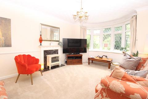 19 Calthorpe Close, Walsall, WS5 3LT
