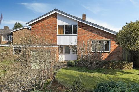 4 bedroom detached house for sale, Busbridge - Godalming *No Onward Chain*