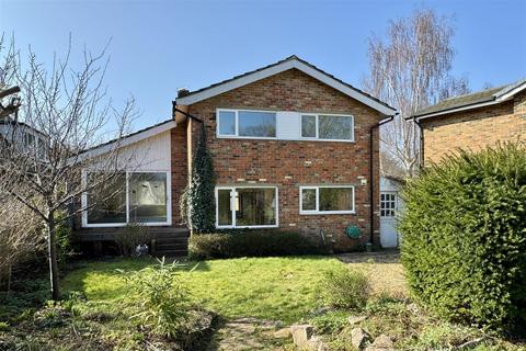 4 bedroom detached house for sale, Busbridge - Godalming *No Onward Chain*