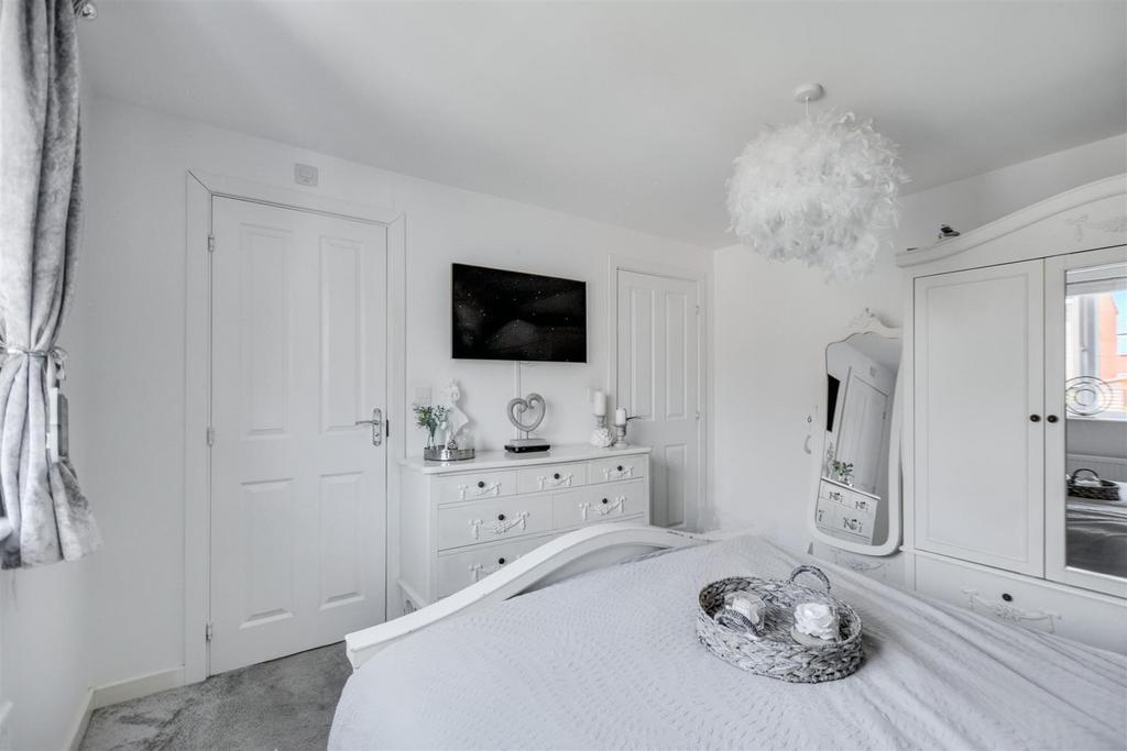 Bedroom 1 2.jpeg
