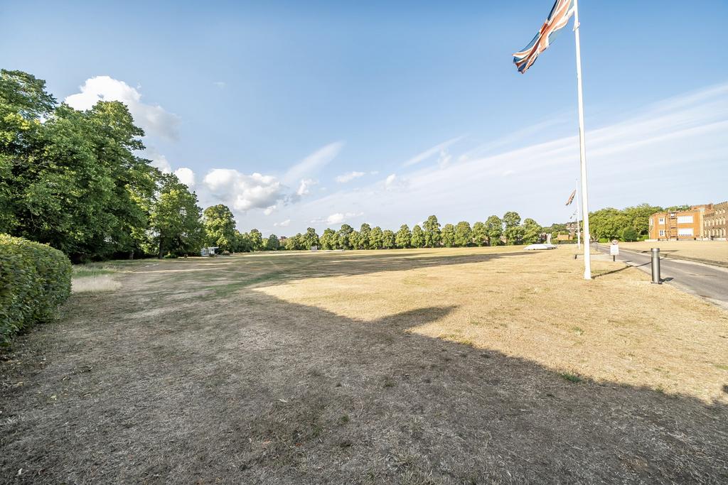 Communal Grounds