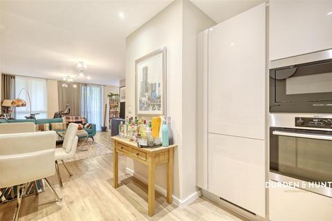 2 bedroom apartment for sale, Geoff Cade Way, Bow E3