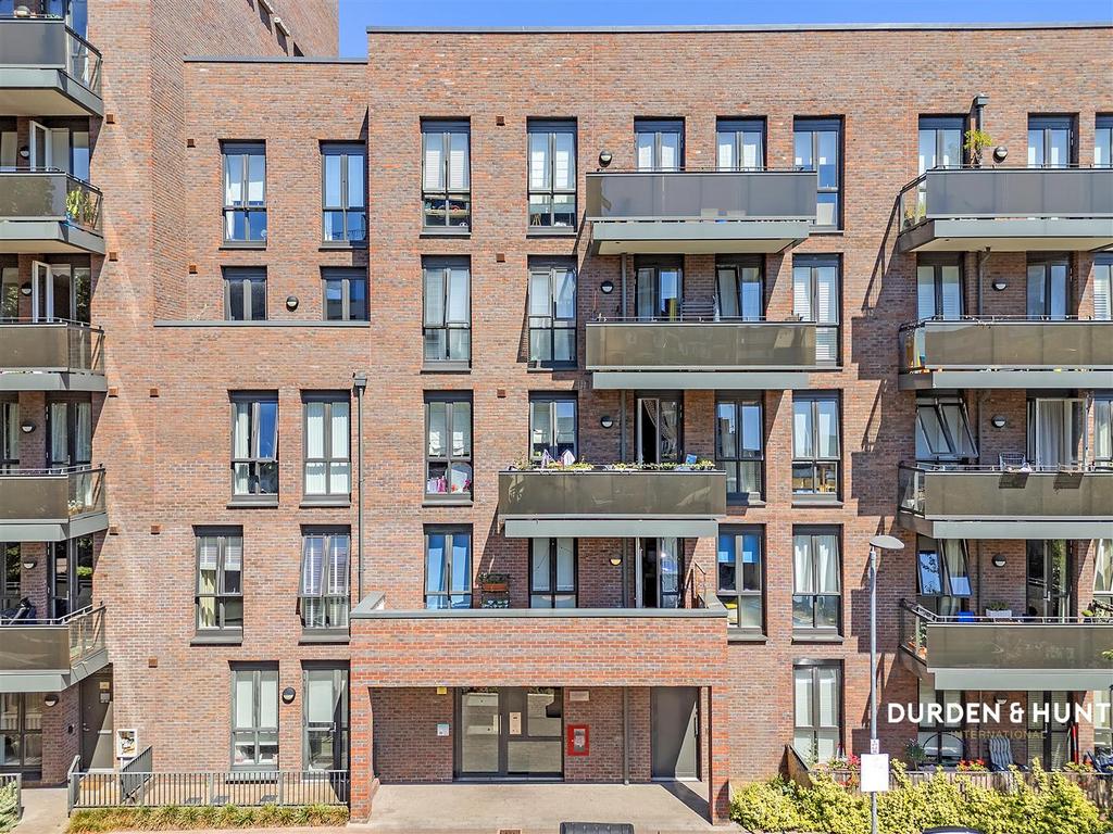 Luff Court