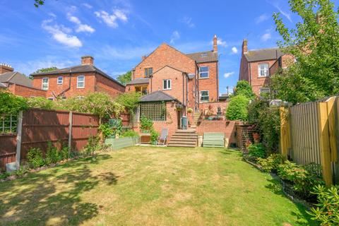 4 bedroom semi-detached house for sale, Dudley Road, Grantham NG31