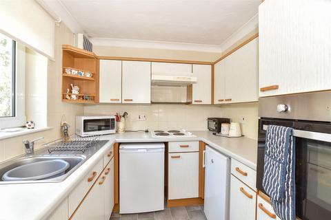 2 bedroom flat for sale, Merryfield Court, Tonbridge TN9